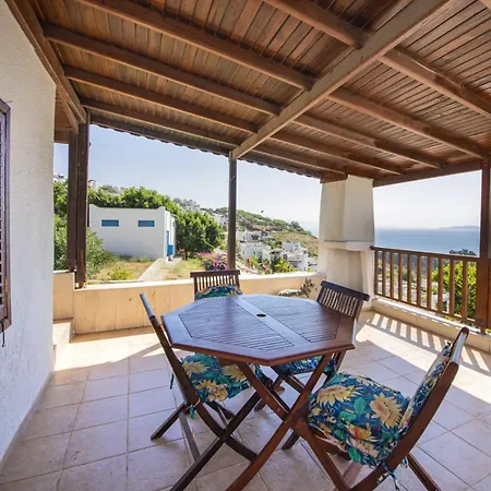 Comfy With Shared Pool And Terrace In Bodrum וילה Karabag