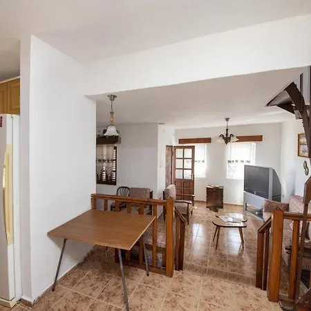 Comfy With Shared Pool And Terrace In Bodrum *